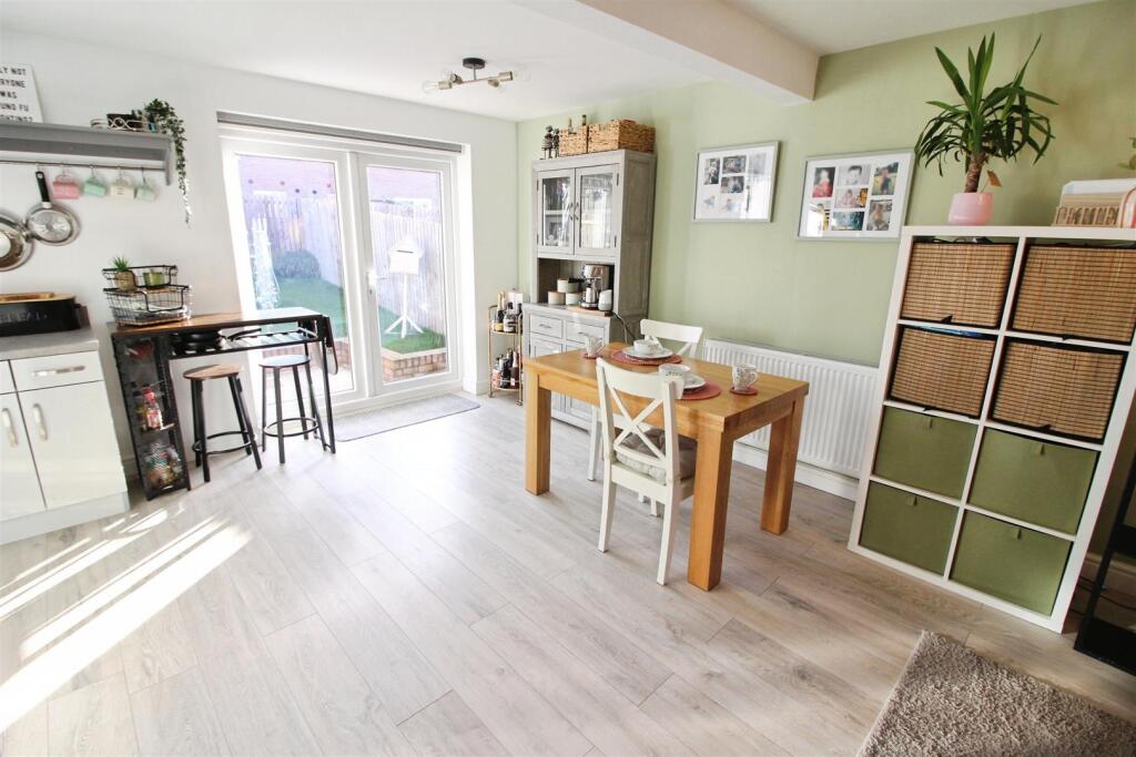 Open Plan Lounge/Diner