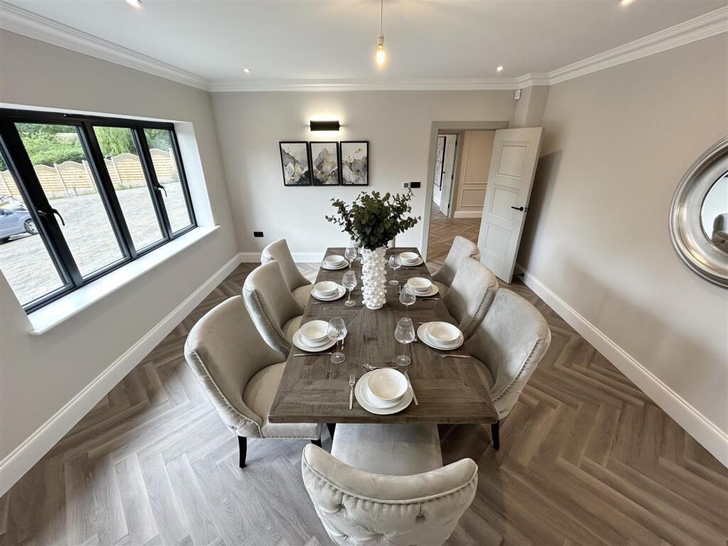 Dining Room::