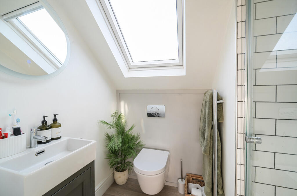 1383984-10-692432...