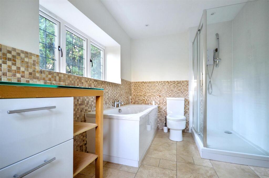 Bathroom (1).jpeg