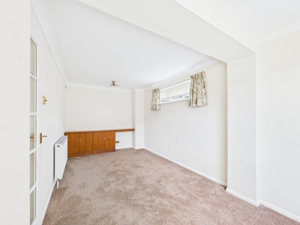 CAM01354G0-PR0485-STILL003