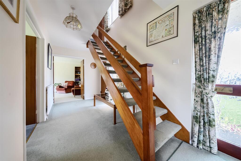 8 Orchard Close