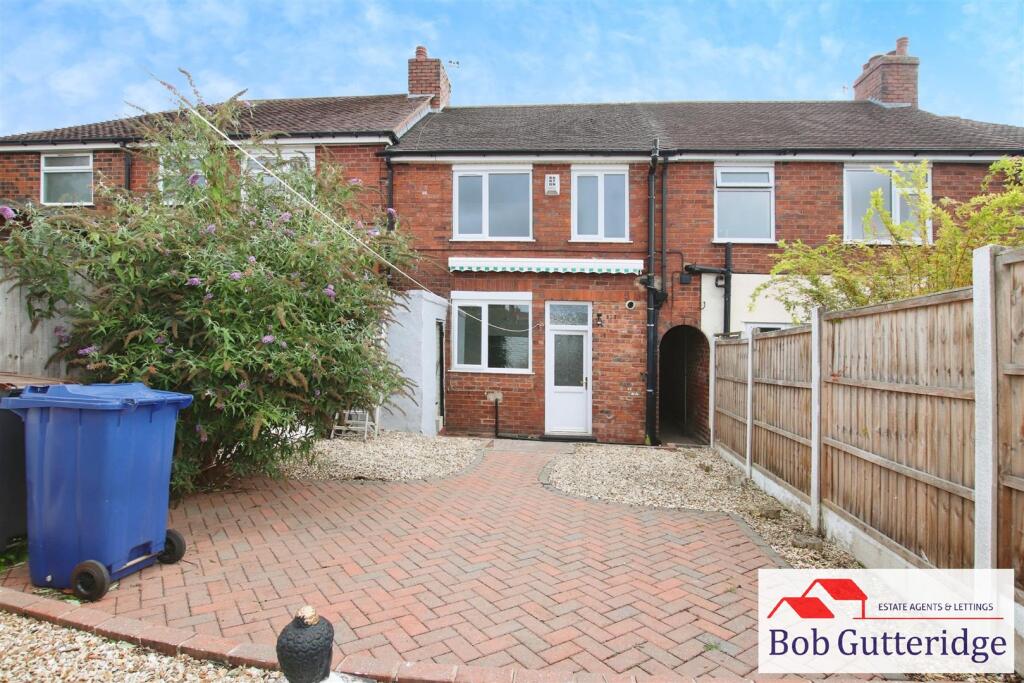 ENCLOSED REAR GARDEN