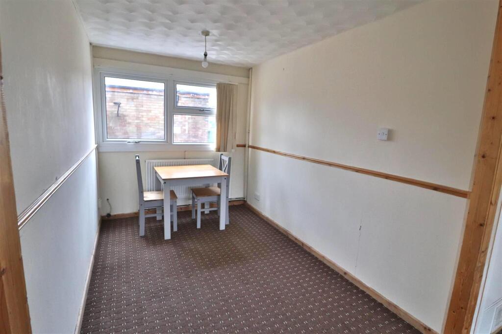 LIVING ROOM/ DINING ROOM