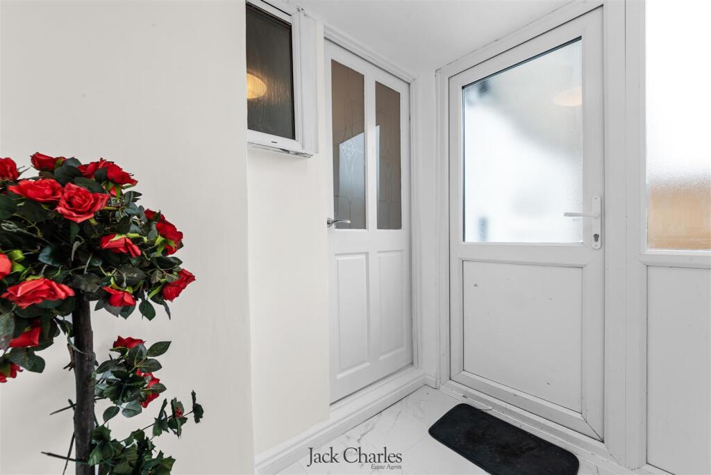 3 Thames Road _-18.jpg