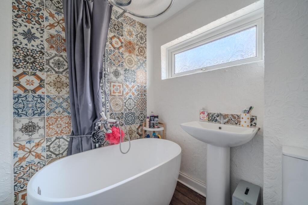 6 Canberra Close-5.jpg