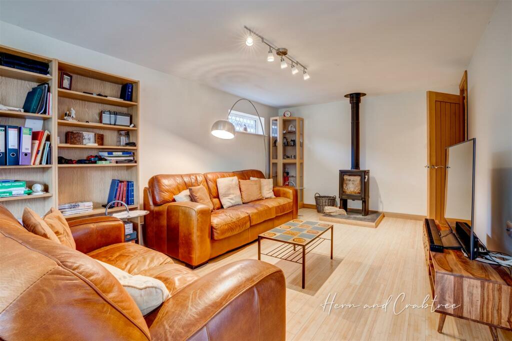 Avonridge, Thornhill, HernCrabtree (10).jpg