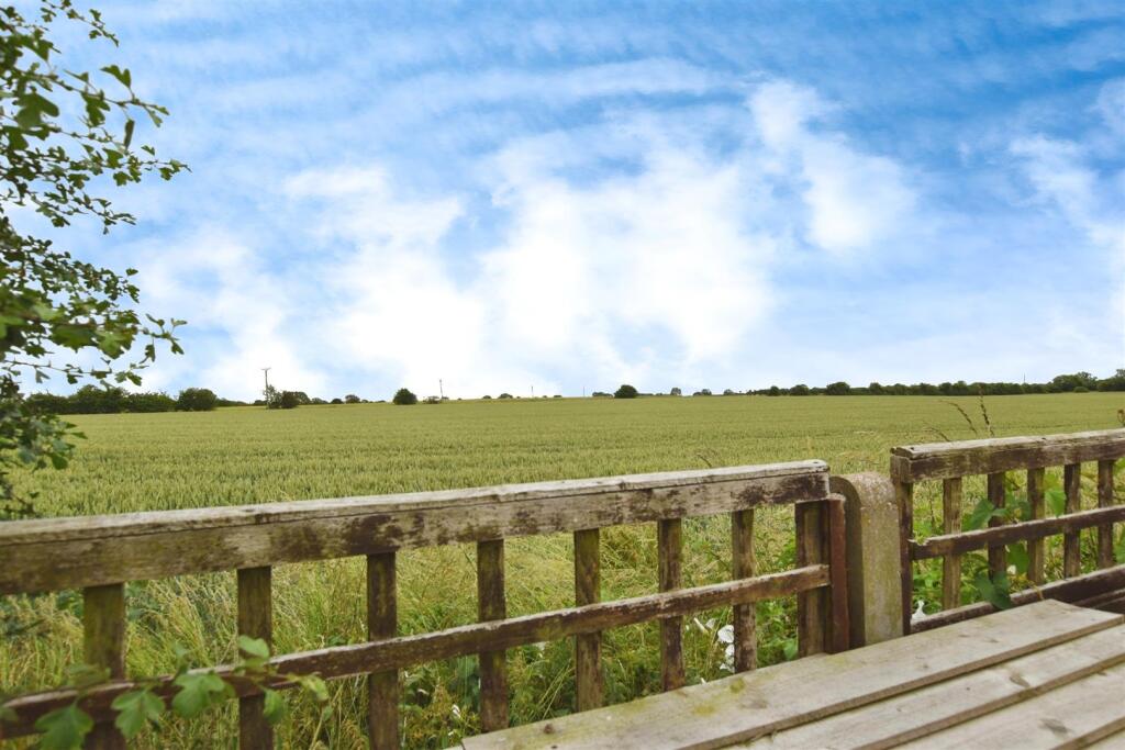 1ca0182a-view 20from 20gdn.JPG