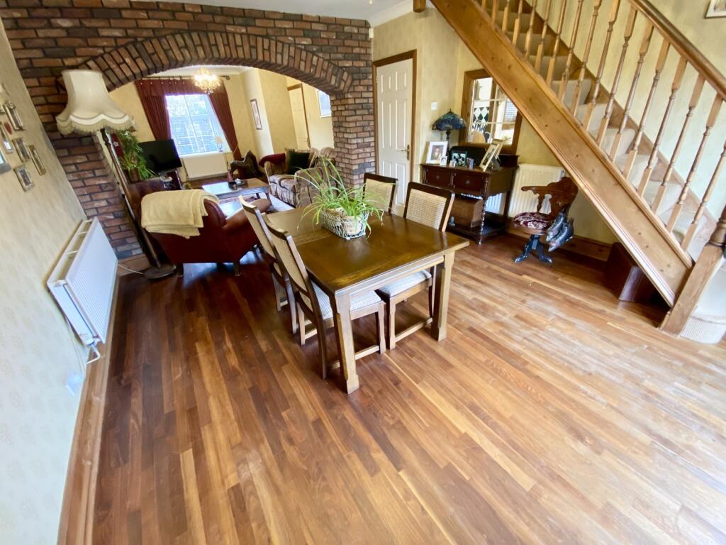 Lounge/Dining Room
