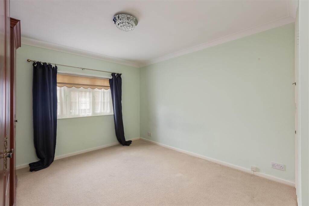 Old Maltongate 47 Bedroom 2-1.jpg