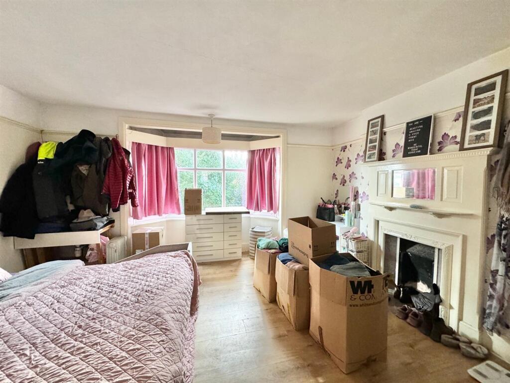 Room2.jpg