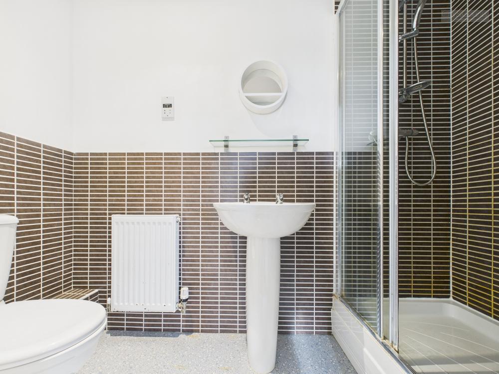En-Suite to Master Bedroom