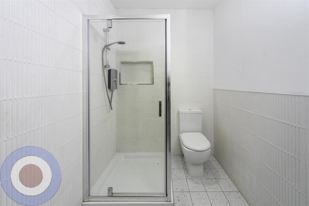 bathroom1-Edit.jpg