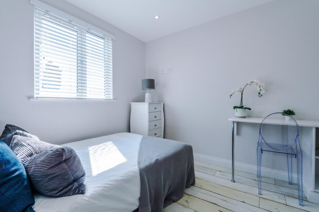 27 Woodcroft Road Bedroom 3