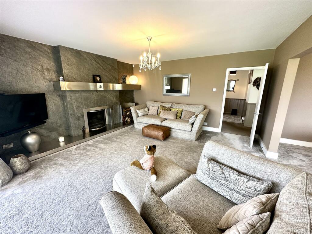 LIVING ROOM/ ORANGERY