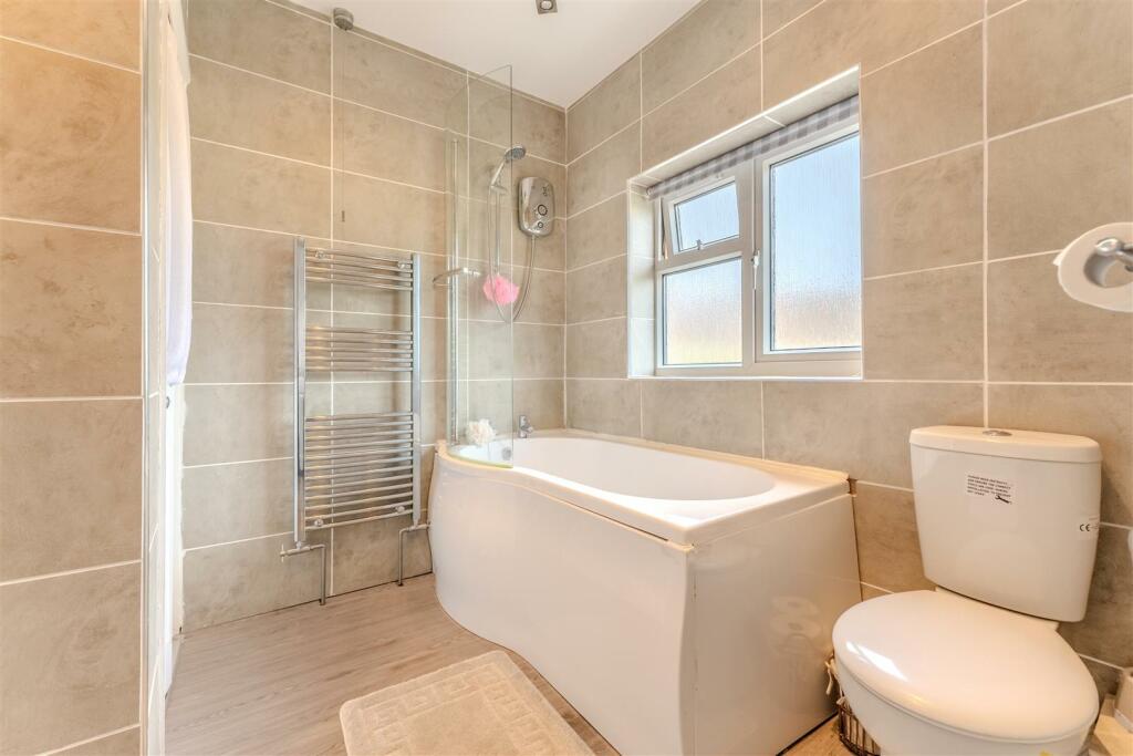 Jack'n'Jill Bathroom