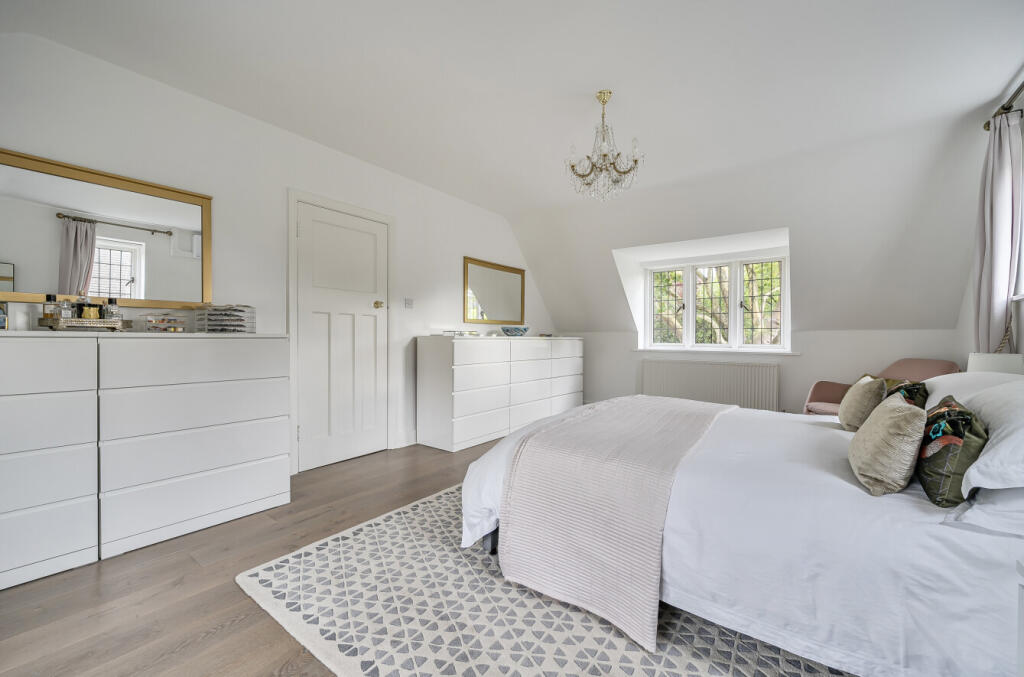 1358091-40-68d2c2...