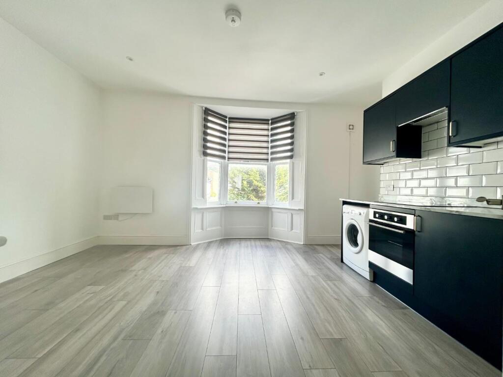 Living room:kitchen 2.jpg