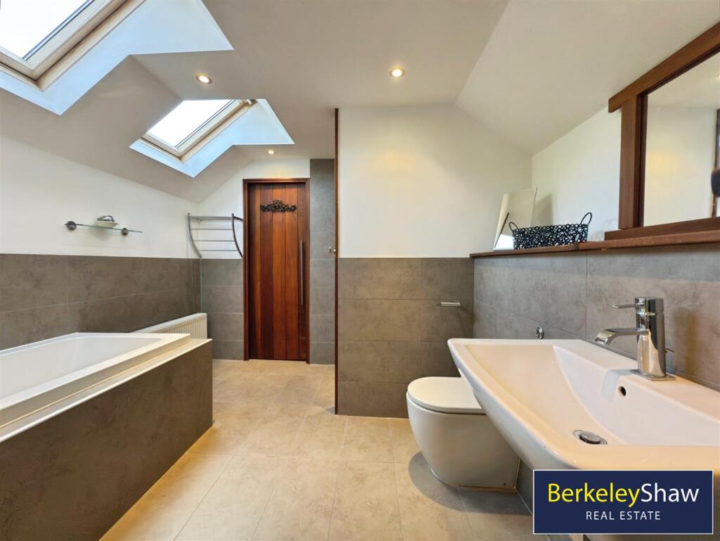 En suite bathroom