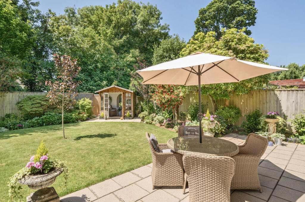 1309824-5-6852fe7...