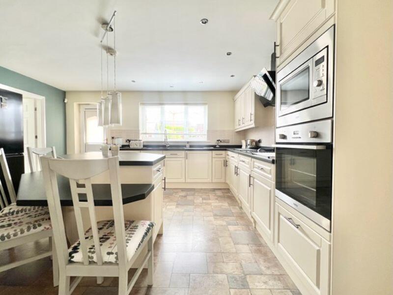 Kitchen breakfast room view 3