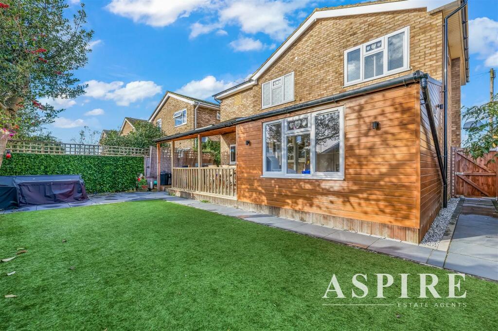 Aspire Estate Agents ss815.jpg