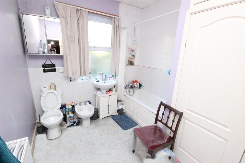 bathroom downstairs.JPG