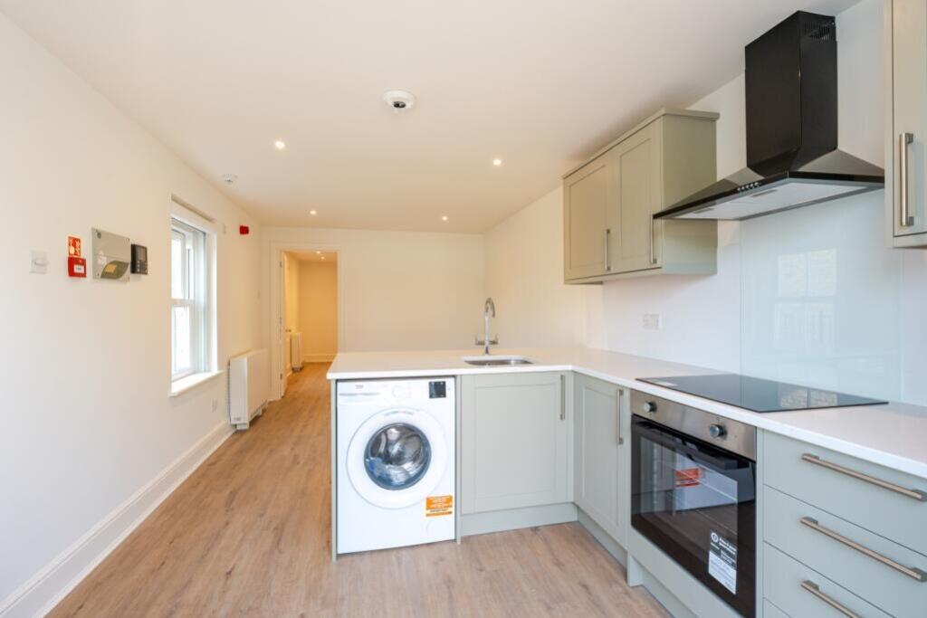 10516_10702116_IMG_01_0000