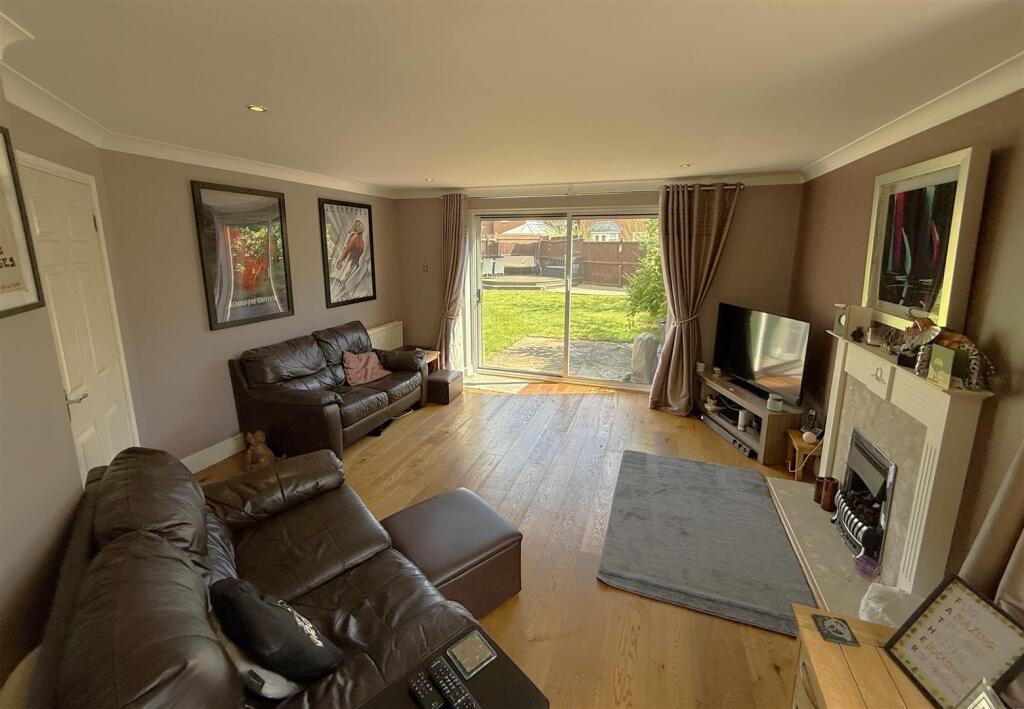 Living Room A.JPG