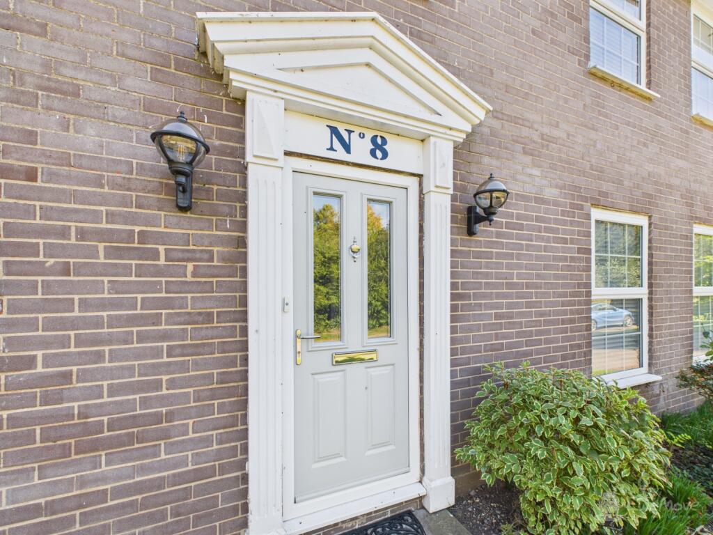 Front of House- Mark Stephens EweMove Newmarket an