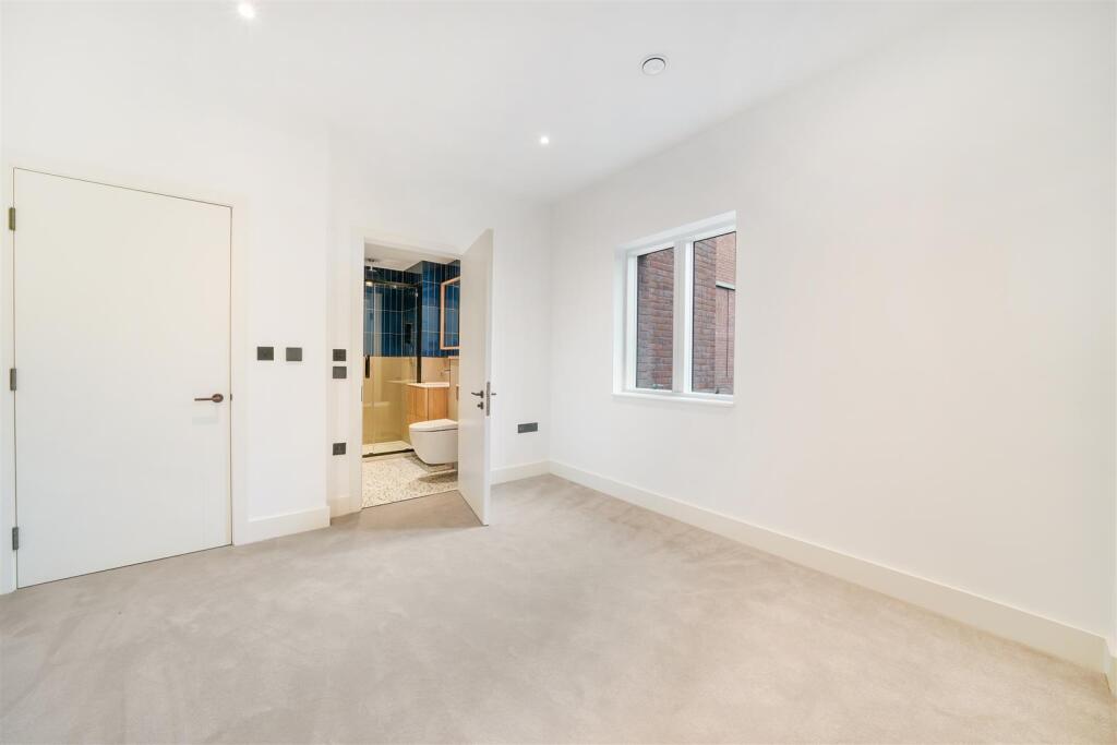 2 Viridis Apartments, 1 Monarch Square - aux33SvbR