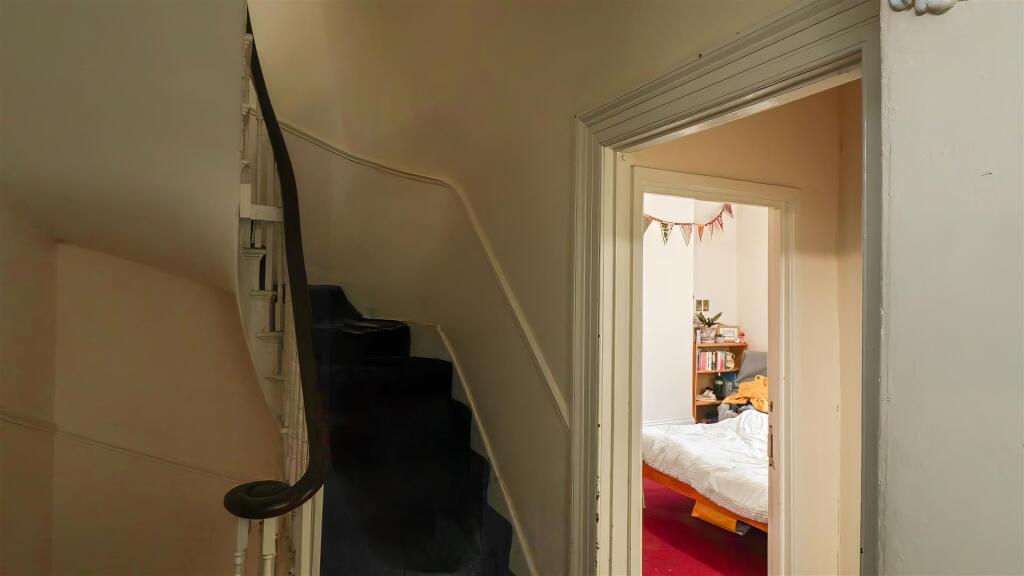 115 Hampton Rd Stairwell.jpg