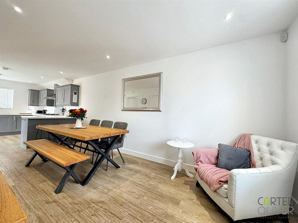 Kitchen/ Snug / Dining Room