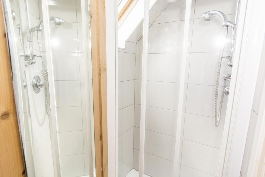 En-Suite Shower