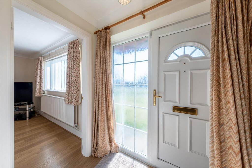 6 Hollow Oak Lane-011.jpg