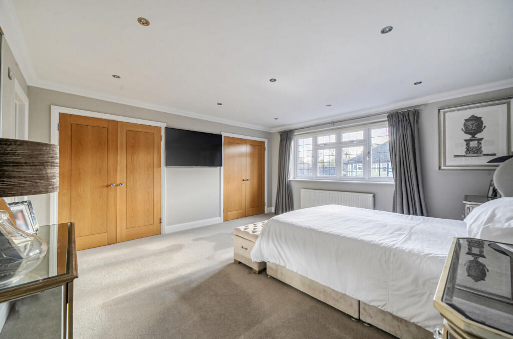 1384102-10-6929b3...