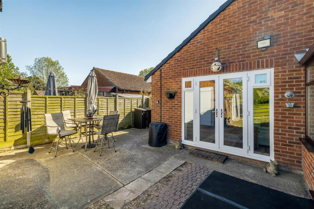 Wisteria (Friskney)-13.jpg