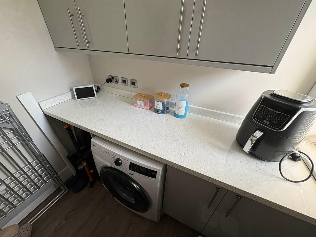 IMG-20250805-WA00...