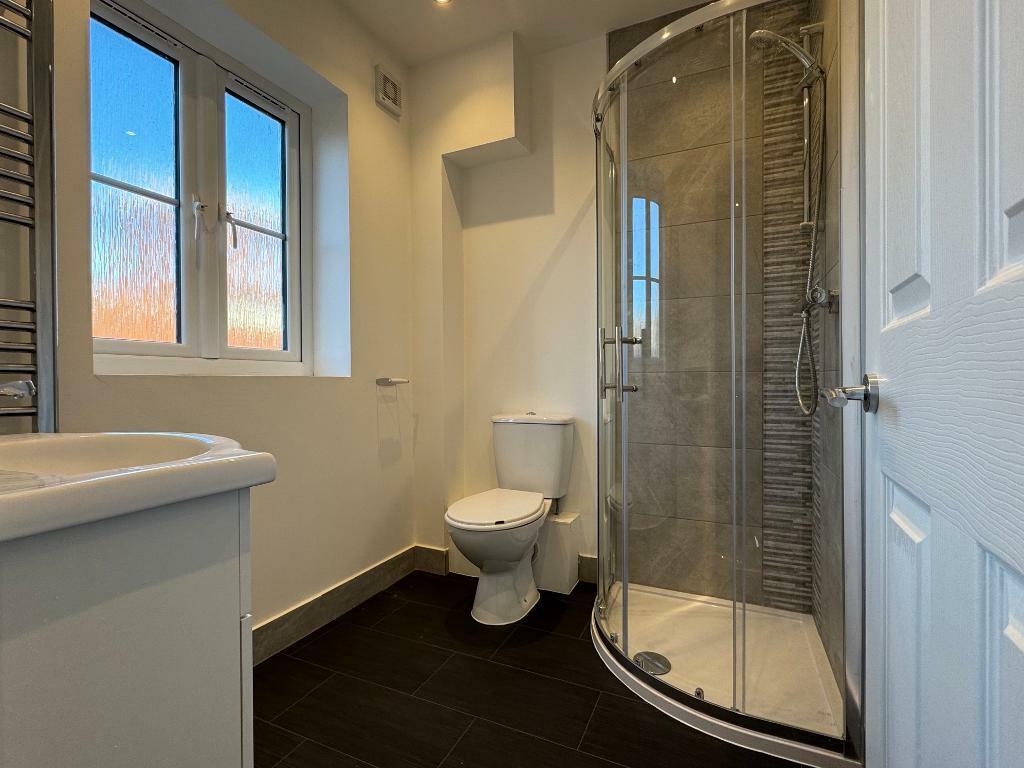 En suite shower room (Bedroom 4)
