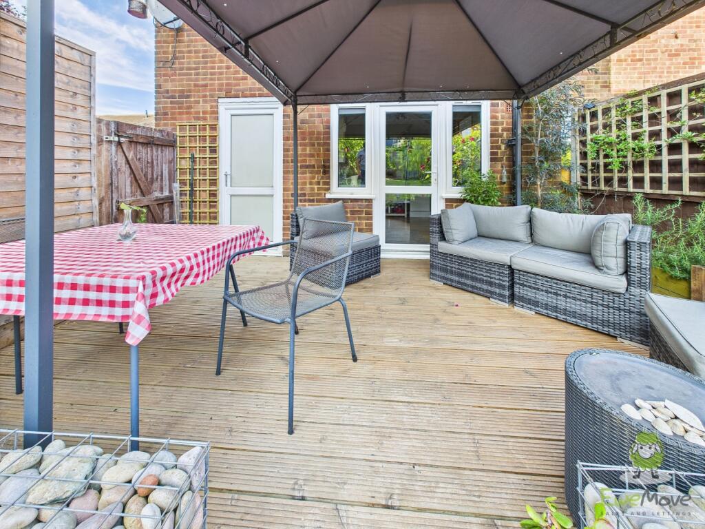 CAM01543G0-PR0135-STILL044