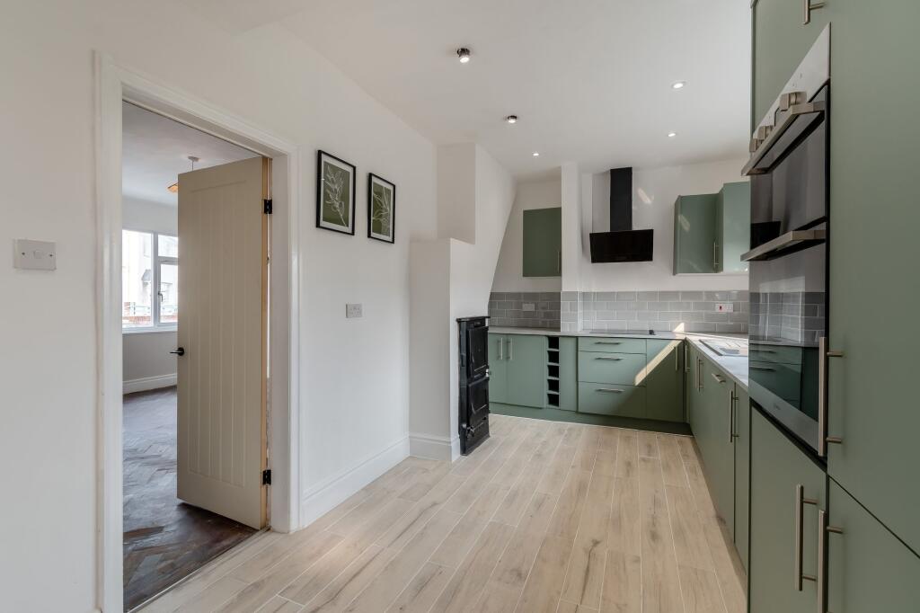 Kitchen/ dining room