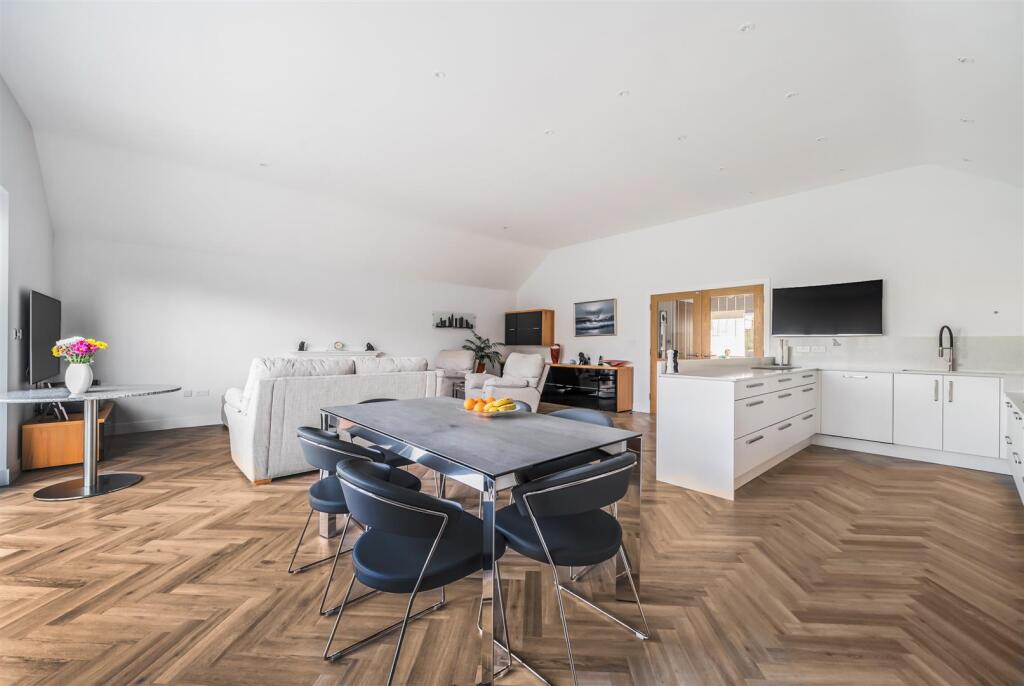 9 - 1384609-10-6924804c56baf.jpg