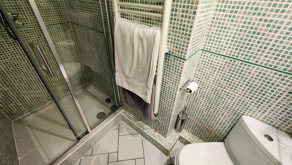 shower room.jpg