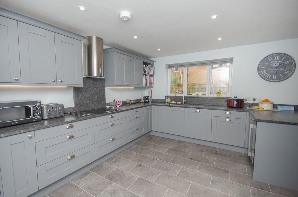 Kitchen pic 3.jpg