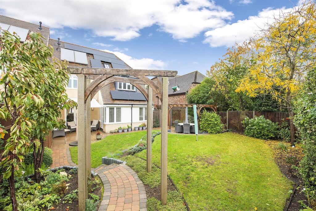 3 Haven Close ph08.jpg