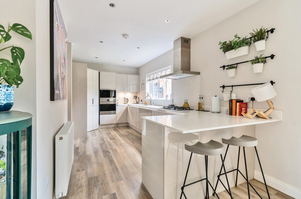 1325604-11-687776...