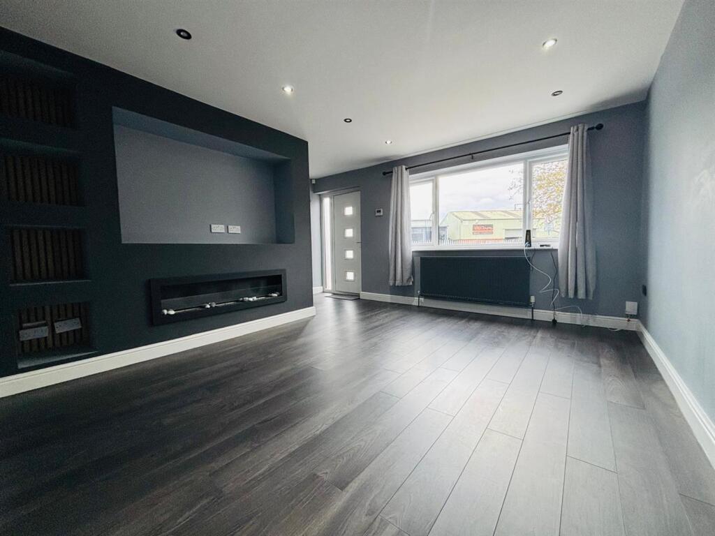 Living Area: