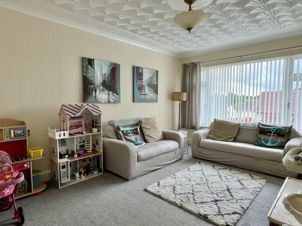 5 Queen Elizabeth Drive, Castle Douglas - Williams