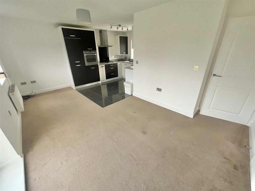 Lounge and Dining Kitchen