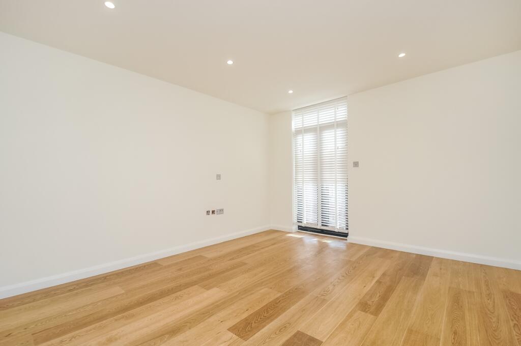 116 London Road (2)